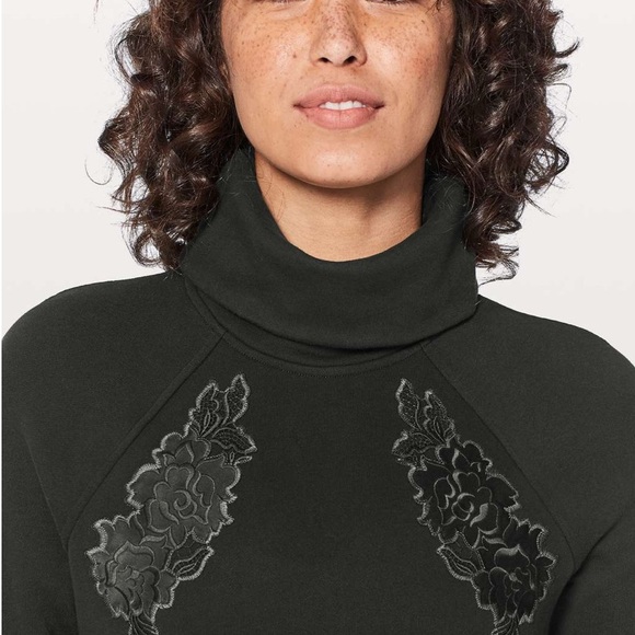 Lululemon Embroidered To You Tunic black size 4 - Picture 3 of 13